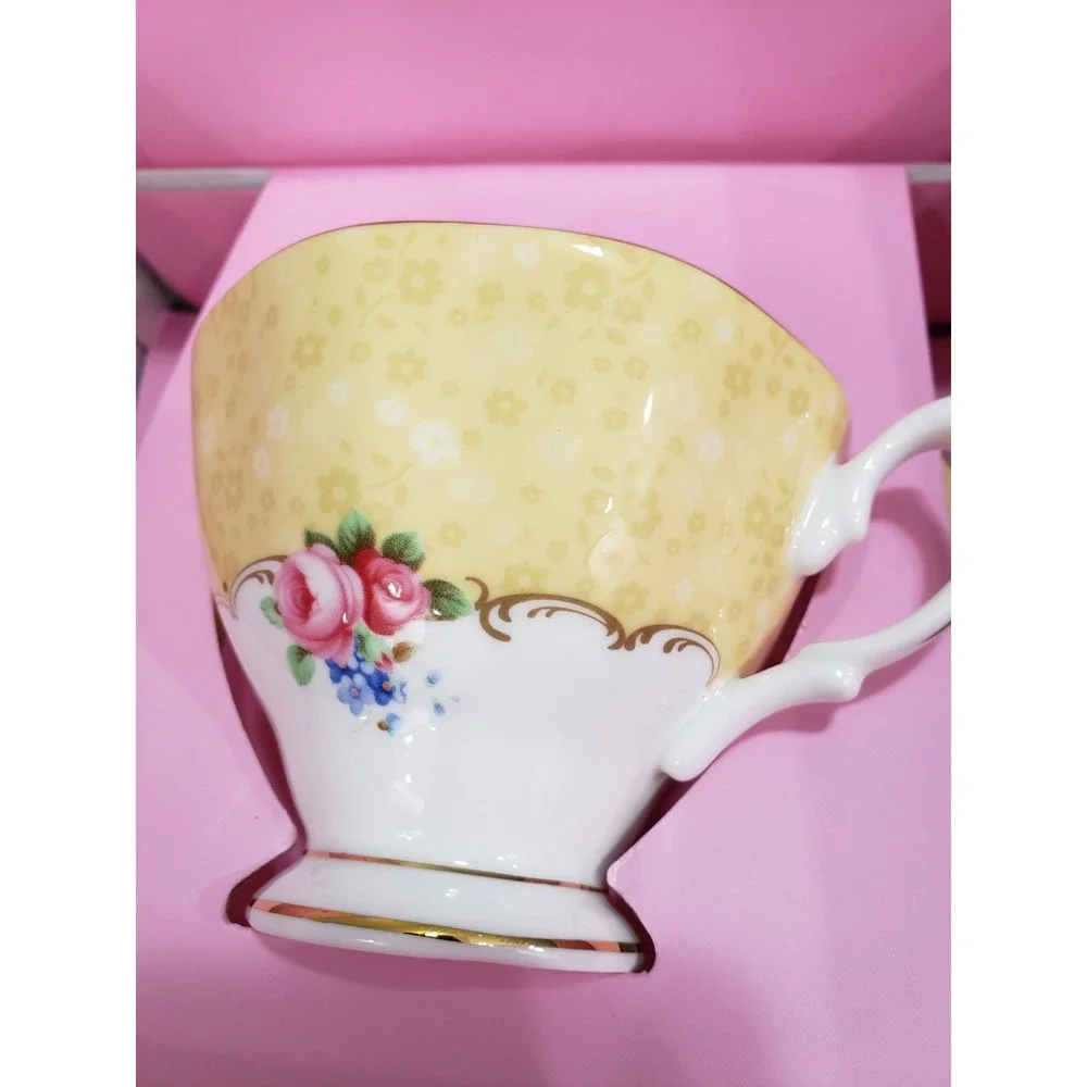 Royal Albert 100 Years 1990 BOUQUET Trio‎ Teacup Saucer Plate 3 Piece Set